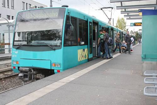 Auf diesem U-Bahnsteig in Frankfurt wurde der 51-Jährige von drei jungen Frauen brutal zusammen geschlagen.