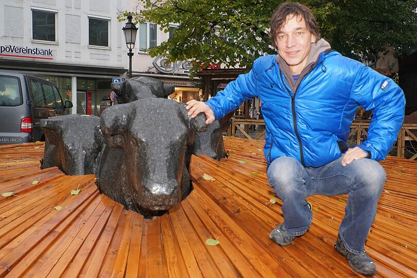 Stier-Mann Christian Mackel (49): &bdquo;Ich halte die Astrologie für greifbar. Ich kann damit was anfangen. So treffen die Eigenschaften Erdverbundenheit, Bodenständigkeit und Treue auf mich zu.&ldquo;