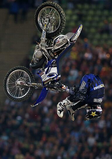 Am Samstag haben die X-Fighters in München Station gemacht - und spektakuläre Stunts gezeigt. Mit von der Partie beim letzten Stopp vor dem Finale in Sydney: Die Stars der Szene rund um den Spanier Dany Torres.