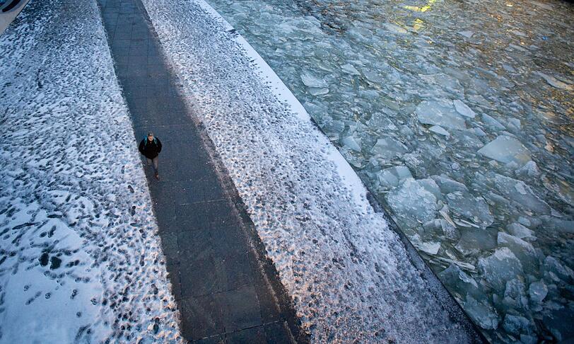 Tauwetter: Nach dem Schnee kommt das Wasser auf den Straßen