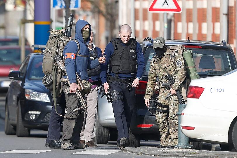 In Brüssel kam es zu einer Schießerei zwischen Polizisten und Terrorismusverdächtigen.