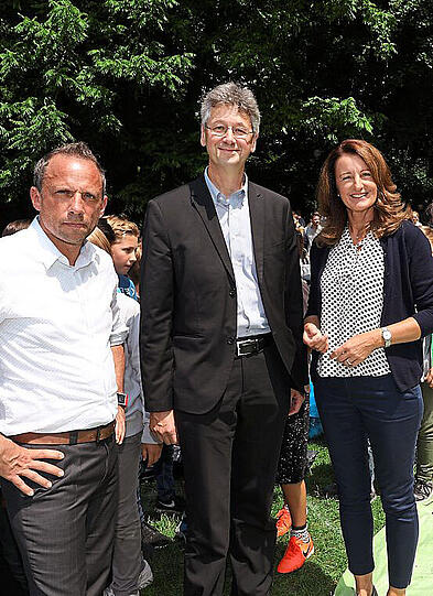 Thorsten Glauber (FW), Michael Piazolo (FW) und Maria Thon (Baywa Umwelt Stiftung).