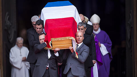 Die Trauerfeier für den früheren französischen Präsidenten fand in der Kirche Saint-Sulpice in Paris statt.