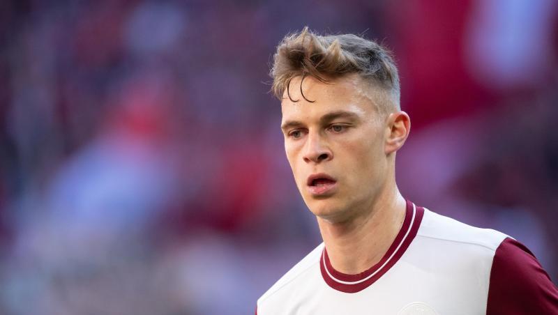 "Die Meinungen werden zwiegespalten sein", sagt Joshua Kimmich über eine Fortsetzung der Bundesliga-Saison im Mai. "Die Meinungen werden zwiegespalten sein", sagt Joshua Kimmich über eine Fortsetzung der Bundesliga-Saison im Mai.