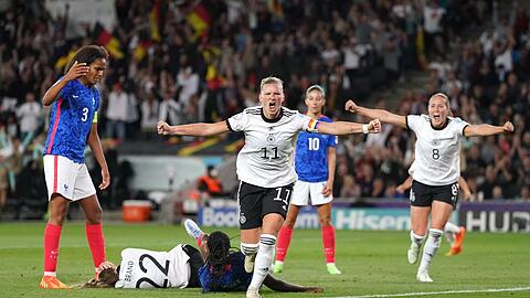Überzeugt auf ganzer Linie: Alexandra Popp (M) erzielte schon sechs Tore.