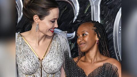 Stolze Mama: Angelina Jolie (l.) mit Tochter Zahara Jolie-Pitt im Jahr 2019.