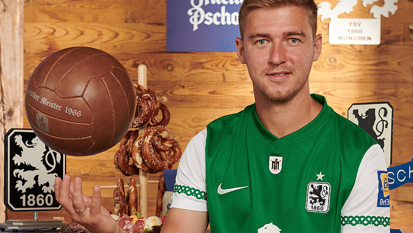 Neuzugang Martin Kobylanski posiert im neuen Löwen-Trikot. Neuzugang Martin Kobylanski posiert im neuen Löwen-Trikot.
