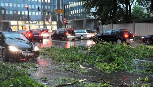 Eine Spur der Verwüstung hinterließ Felix auch in den Straßen von Augsburg Eine Spur der Verwüstung hinterließ Felix auch in den Straßen von Augsburg