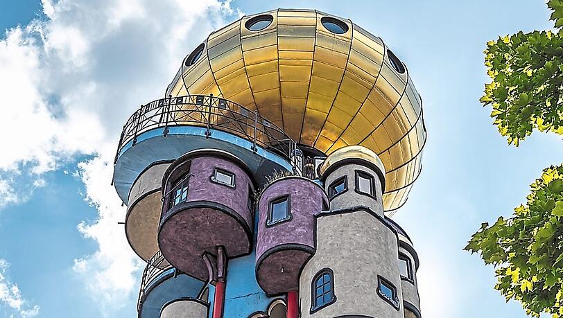 Der Kuchlbauer Turm ist 34 Meter hoch – ursprünglich geplant waren 70 Meter. Der Kuchlbauer Turm ist 34 Meter hoch – ursprünglich geplant waren 70 Meter.