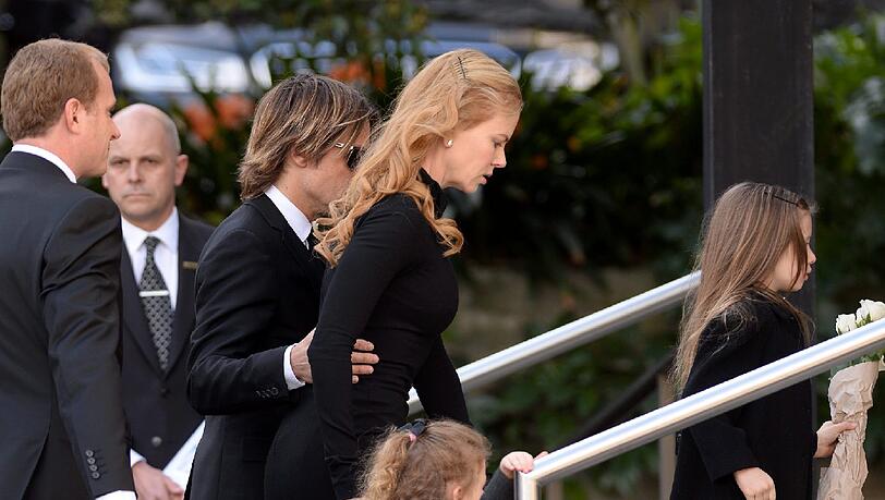 Nicole Kidman und ihre Familie nimmt Abschied von ihrem Vater Antony. Nicole Kidman und ihre Familie nimmt Abschied von ihrem Vater Antony.