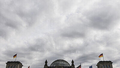 Kurz vor dem Tag der deutschen Einheit wurde in Dresden eine Sprengsatz-Attrape sichergestellt. Kurz vor dem Tag der deutschen Einheit wurde in Dresden eine Sprengsatz-Attrape sichergestellt.
