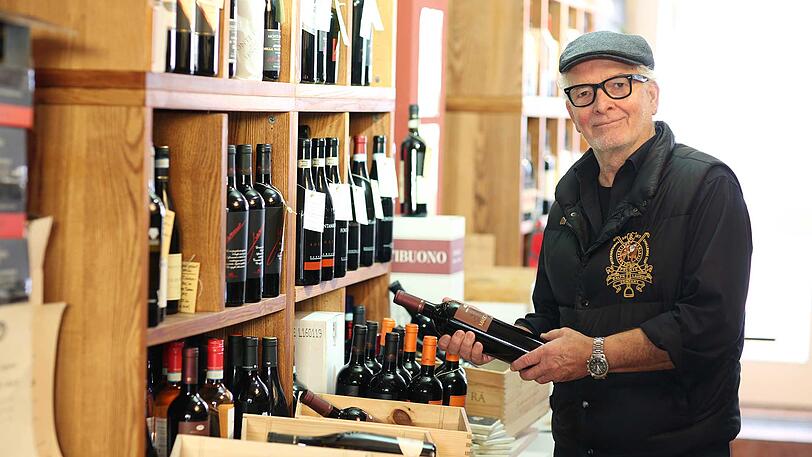 Peter Bluhm handelt im La Dispensa mit gutem Wein.