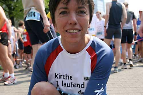 Margot Käßmann im Lauf-Shirt