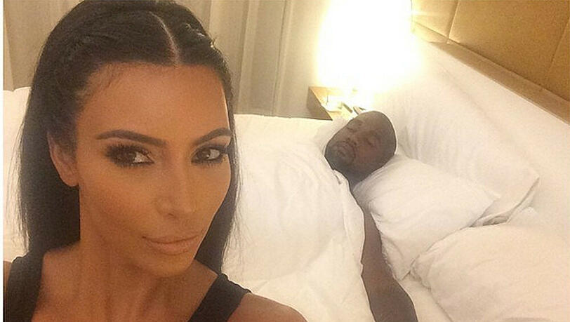 Kim Kardashian gewährt intime Einblicke in ihr und Kanye Wests Privatleben Kim Kardashian gewährt intime Einblicke in ihr und Kanye Wests Privatleben