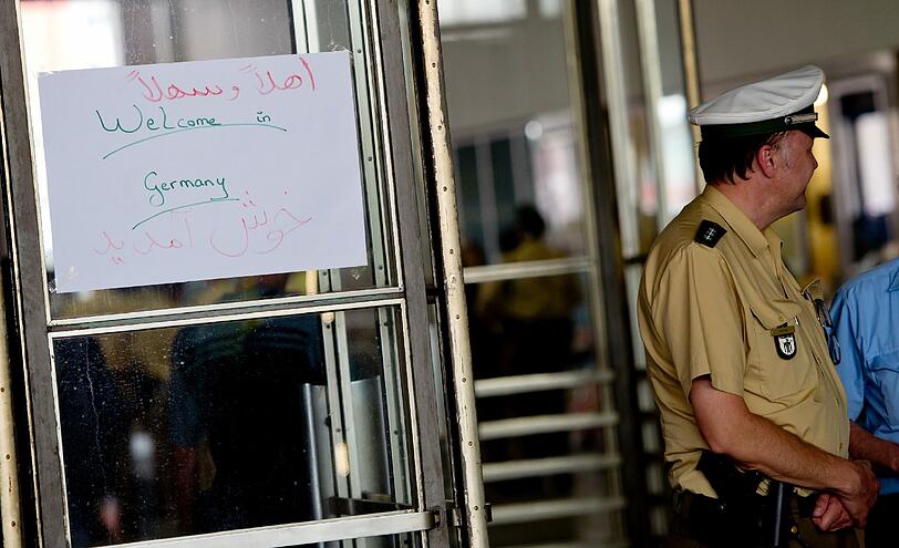 Tausende Flüchtlinge haben am Dienstag mit Zügen aus Ungarn den Münchner Hauptbahnhof erreicht.
