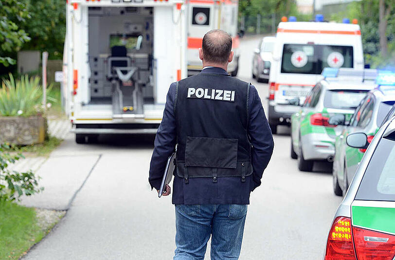 Sehen Sie in unserer Fotostrecke die Bilder vom Polizeieinsatz im Seniorenheim.
