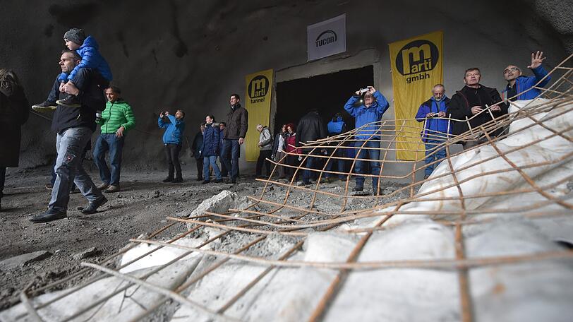 Besuchstag in der Tunnelröhre bei Oberau im Landkreis Garmisch-Partenkirchen. Die Bilder.