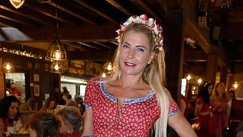 Giulia Siegel hat ein Wiesn-Foto von sich nachträglich bearbeitet. Das Ergebnis ist jedoch nicht wirklich gelungen. (Archivbild)