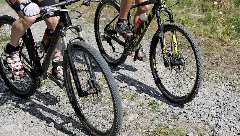 Beim Mountainbiken hat sich ein 43-J&auml;hriger schwer verletzt. (Symbolbild)