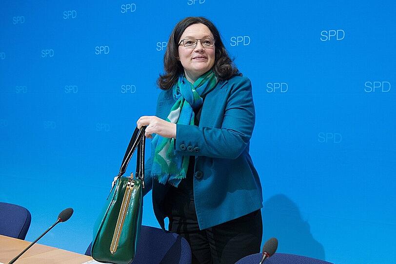 Arbeitsministerin Andrea Nahles (SPD): Bei der Frau mit dem 143-Milliarden-Budget liegen die aktuell inhaltlich wichtigsten Brocken: Rente und Mindestlohn. Sie arbeitet sehr schnell, effizient und ausgesprochen durchsetzungsfreudig &ndash; die zwei ehrgeizigen Projekte sind bereits auf den Weg gebracht. Manchmal hat sie ihren eigenen Kopf: Im Konflikt um die Details (ungewollte Frühverrentung), wird man sehen, wie weit sie ihn gegen die Chefin durchsetzen kann. Beliebtheit: 35 Prozent.