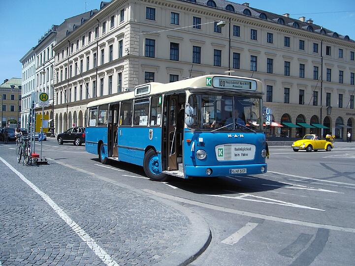 Auch er fährt heute: Ein alter MVG-Bus, Bujahr 1967.