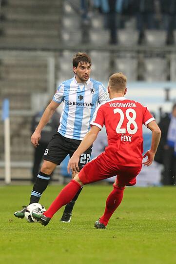 FILIP STOJKOVIC. NOTE 2: Der Montenegriner zeigte, was man sich vom 23-Jährigen kontinuierlich verspricht: Er machte hinten dicht, beackerte unermüdlich die Außenlinie und schlug viele Flanken.