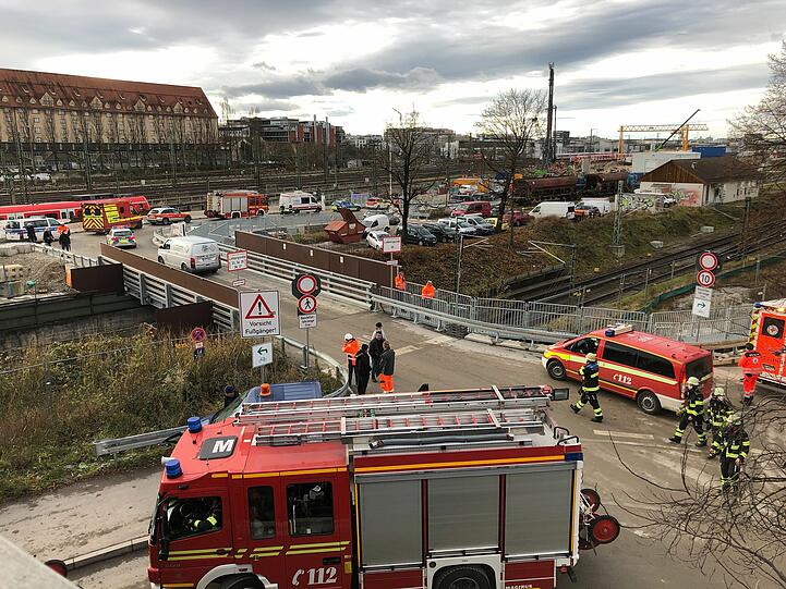 Weitere Bilder vom Großeinsatz an der Donnersbergerbrücke.