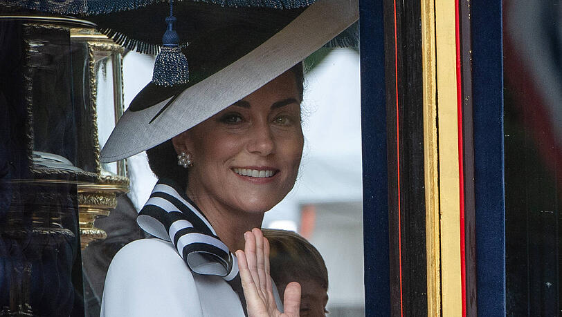 Prinzessin Kate in der Kutsche bei "Trooping the Colour"