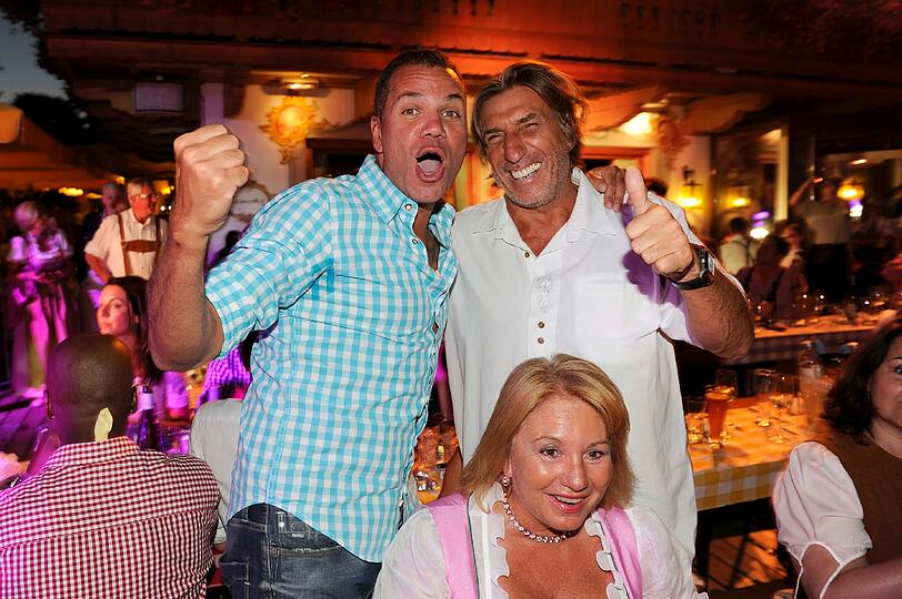 Am Abend gin?s   im Hotel Rasmushof bei der Alm Sommerparty heiß weiter: