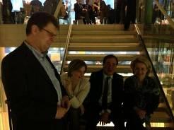 Ist diese Koalition ein Treppenwitz? Von links: Ralf Stegner (SPD), Julia Klöckner (CDU), Armin Laschet (CDU) und Ursula von der Leyen (CDU) warten auf der Treppe im Willy-Brandt-Haus.