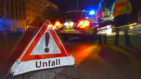 Bei dem Unfall wurden vier Menschen teils schwer verletzt. (Symbolbild)