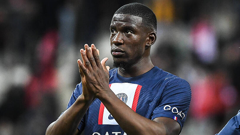 Seit Sommer 2022 spielt Nordi Mukiele bei Paris Saint-Germain. Folgt er nun dem Ruf des Pariser Ex-Trainers Thomas Tuchel zum FC Bayern?
