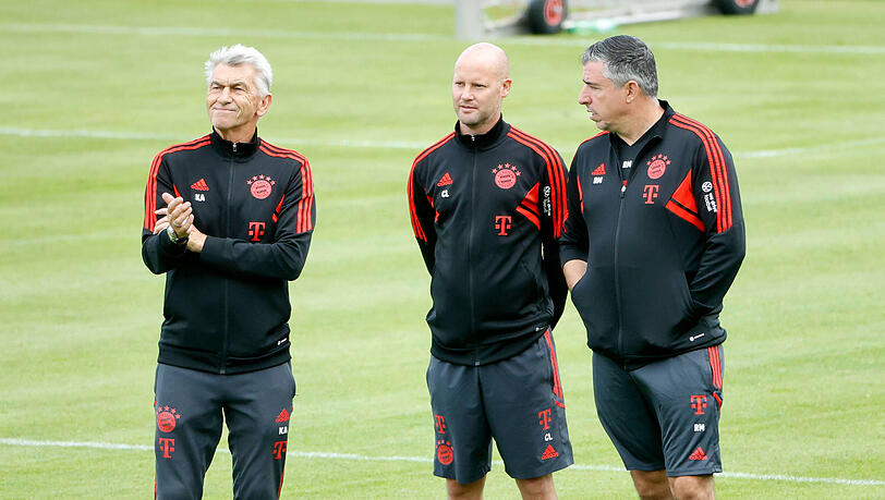 Trainierten den FC Bayern World Squad: Die Klub-Legenden Klaus Augenthaler (links) und Roy Makaay.