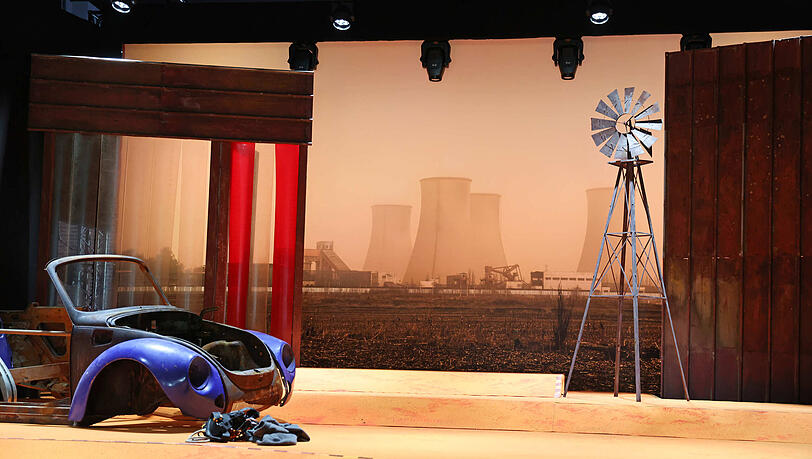 Erster Blick aufs B&uuml;hnenbild des Singspiels bei der Salvatorprobe am Nockherberg.