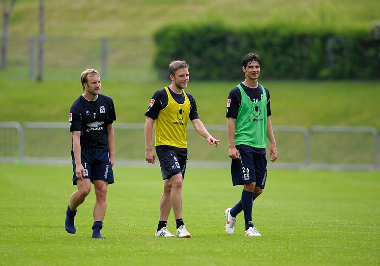 Sprinten steht bei den Löwen auf dem Programm: So hart schuften die Spieler im Trainingslager in Oberstaufen.