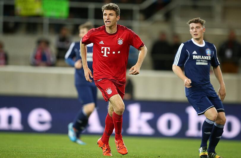 Unbezahlbares Erlebnis: Gegen Bayern-Stars wie Müller (l.) antreten.