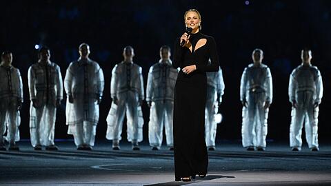 Charlize Theron bewegte in Mailand bei der Er&ouml;ffnungsfeier der Olympischen Spiele mit ihrer Rede f&uuml;r den Frieden.