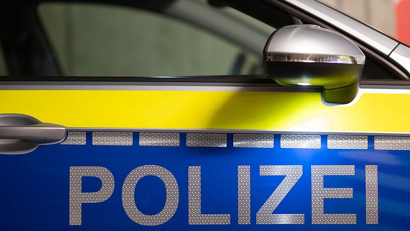 Schlag gegen die organisierte Kriminalität: Die Polizei stellte im Rahmen der Razzia Bargeld und Drogen sicher. (Symbolbild)