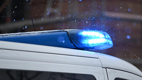 Die Polizei ist mit 20 Streifen im Einsatz, nachdem zwei M&auml;nner in Schwabing in Streit geraten waren. (Symbolbild)