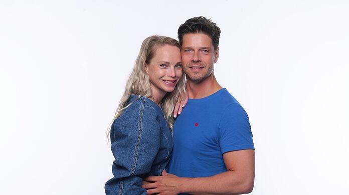 Der Schauspieler Stephen Dürr und seine Frau Katharina sind bei der diesjährigen "Sommerhaus der Stars"-Staffel dabei.