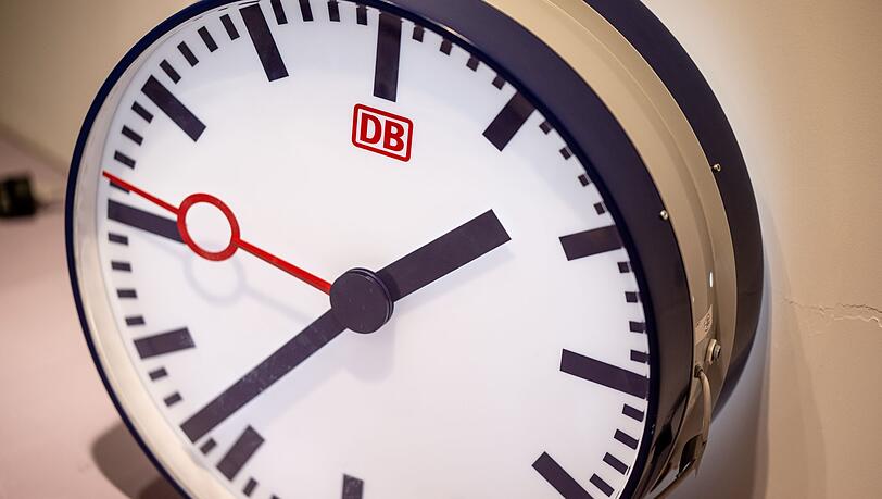 Immer wieder verliert die Bahn den Wettlauf mit der Zeit. (Archivbild)