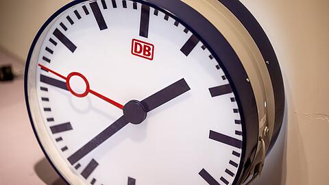 Immer wieder verliert die Bahn den Wettlauf mit der Zeit. (Archivbild)