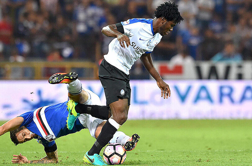 Mit fünf Treffern in sechs Liga-Spielen für Atalanta Bergamo hat Franck Kessié (rechts) auf sich aufmerksam gemacht.