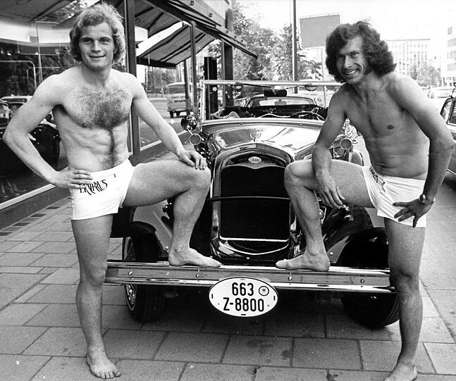 Paul Breitner(r.): Er kennt Hoeneß noch aus Spielertagen - hier ein Bild von 1973.