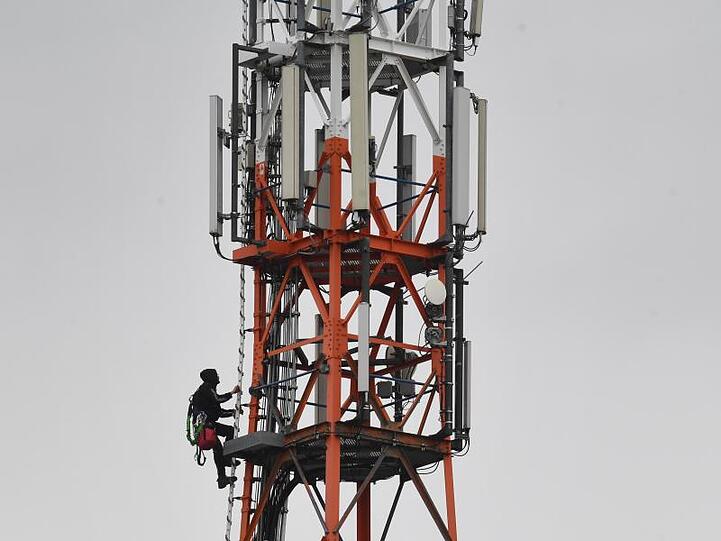 Eine 5G-Mobilfunkantenne von Vodafone auf der Ostseeinsel Usedom.