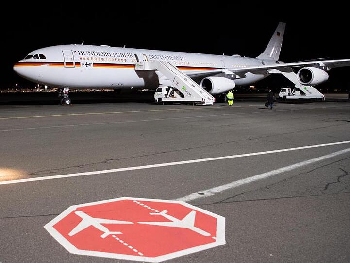 Kurz nach seiner viermonatigen Generalüberholung hatte der Regierungs-Airbus A340 "Konrad Adenauer" erneut eine Panne.