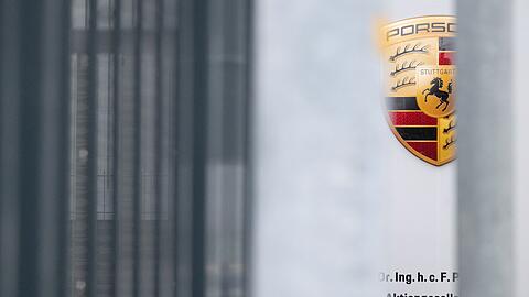Porsche will zig Millionen Euro in neue Verbrenner-Fahrzeuge stecken. (Archivbild)