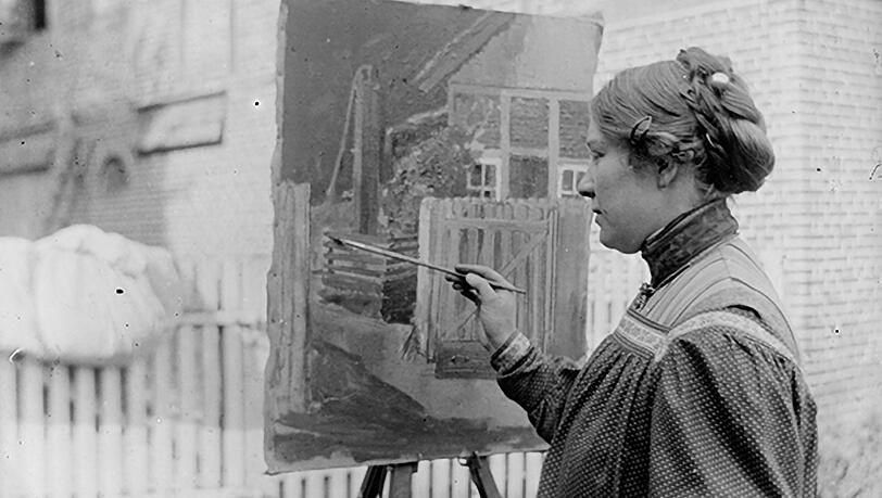 Maria Franck 1903 an der Staffelei in Schlamersdorf in Schleswig-Holstein. Maria Franck 1903 an der Staffelei in Schlamersdorf in Schleswig-Holstein.