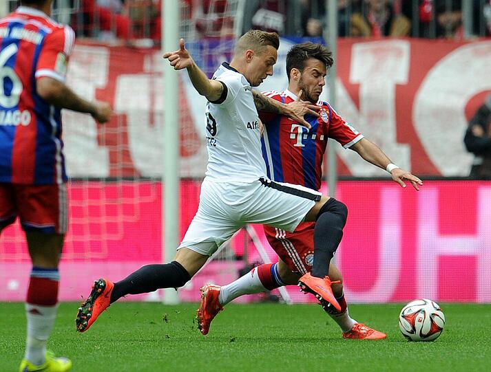 JUAN BERNAT - NOTE 3 - Bayerns Duracell-Hase. Läuft und läuft und läuft. Sorgte für viel Bewegung auf der linken Seite, oft nur durch Fouls zu stoppen. Holte viele Freistöße raus. Sicher in der Defensive.