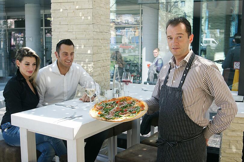 Zwischen 6,50 und 10,50 Euro investieren die Gäste in die Pizza &ndash; 
die für eine Person fast schon eine sportliche Herausforderung ist.
